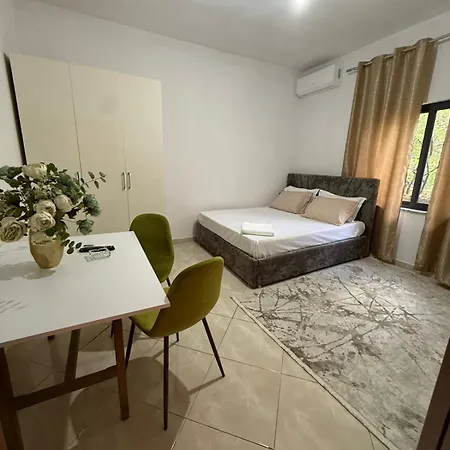 Kristi Apartament *